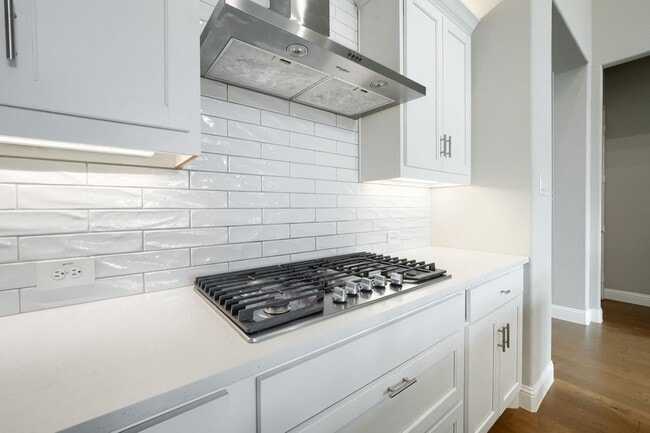 Building Photo - 929 Newcastle Dr