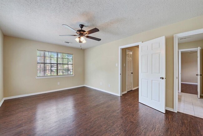Building Photo - 9711 Godstone Ln