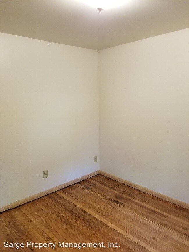 Building Photo - 4 br, 2 bath House - 517 S Mitchell St