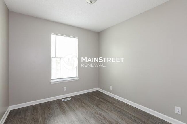 Building Photo - 3 Bedroom Pet-Friendly Home in Nashville, TN with Main Street Renewal