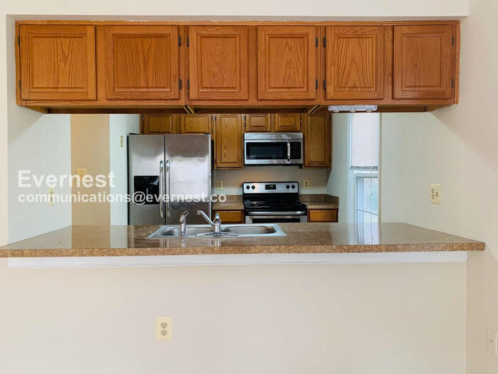 Building Photo - 12132 Salemtown Dr