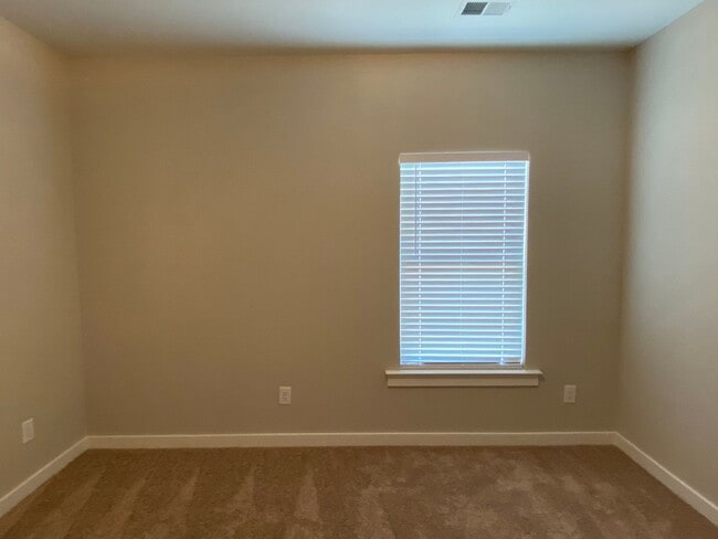 Building Photo - Home for Rent in Thorsby, AL!!! Available to View with 48-hour notice!!!