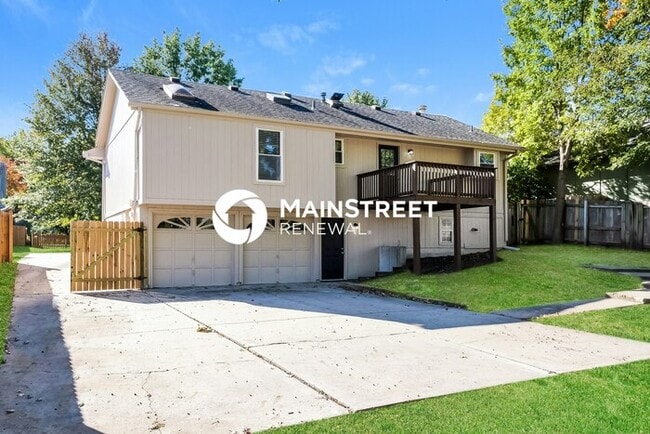 Building Photo - 3 Bedroom Pet-Friendly Home in INDEPENDENCE, MO with Main Street Renewal