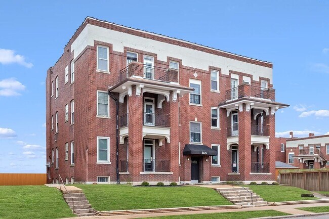 Building Photo - 3176 Gustine Ave