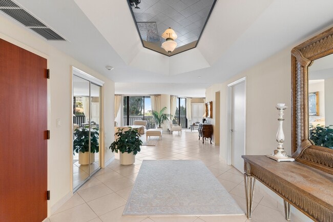 Building Photo - 2000 E Island Blvd