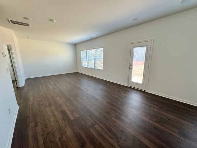 Building Photo - Beautiful New Construction 4 bedroom 2 1/2 bath home in the Kensington community.