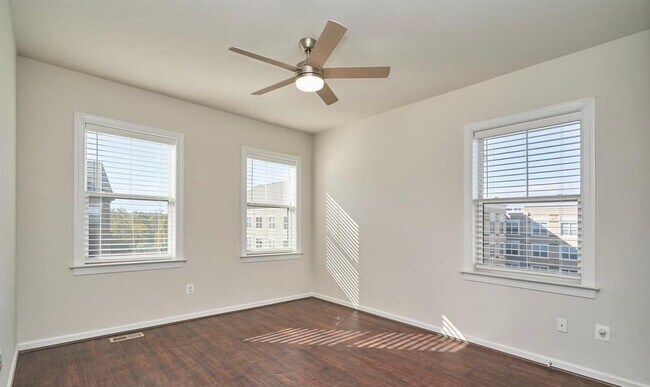 Building Photo - 45116 Kincora Dr