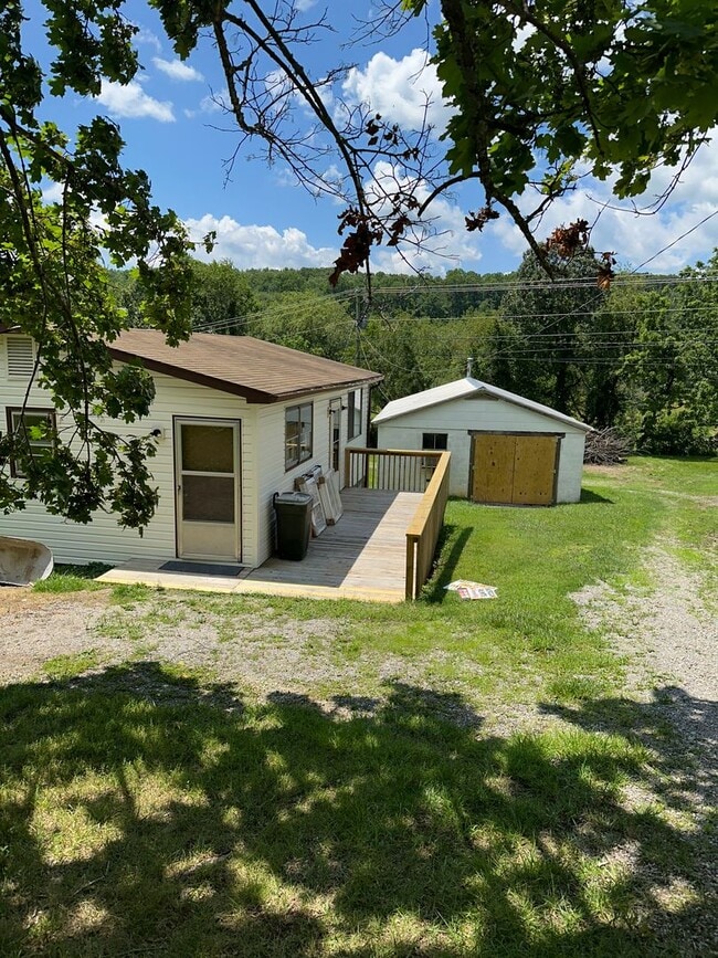 Building Photo - 3389 Happy Hollow Rd