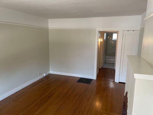 Building Photo - 3207 O St