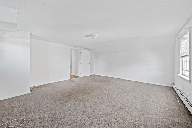 Building Photo - 8 Petrel Rd