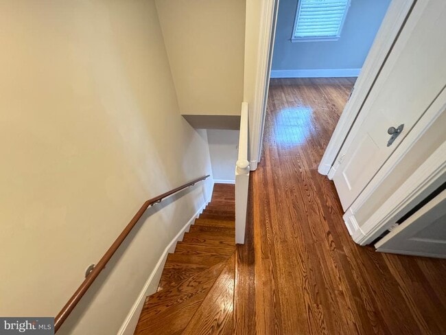 Building Photo - 1600 Princess St