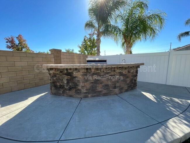 Building Photo - 41980 Trinity River Way