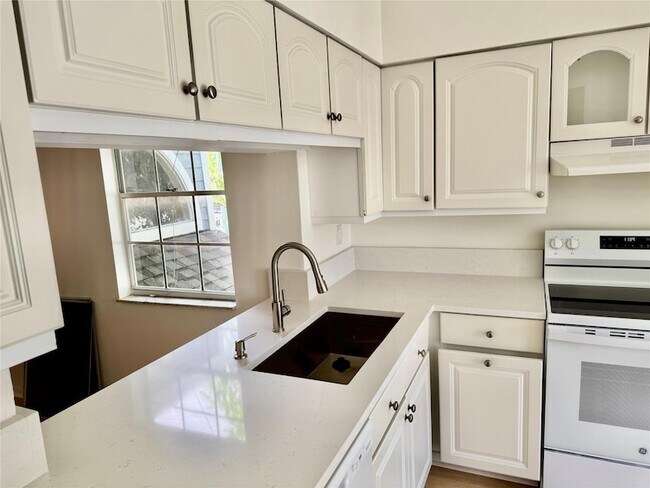 Building Photo - 5361 Buckhead Cir