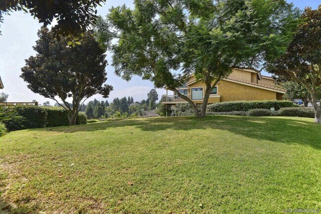 Building Photo - 2585 Caminito Muirfield