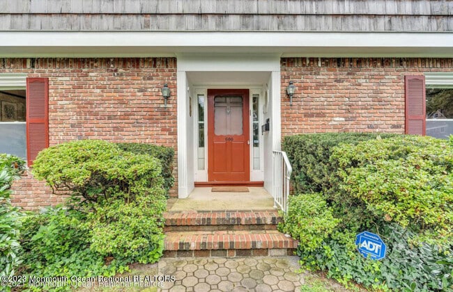 Building Photo - 600 N Edgemere Dr