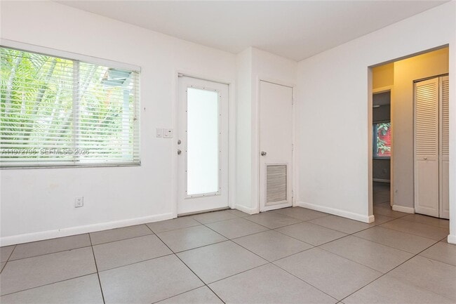 Building Photo - 330 NE 86th St