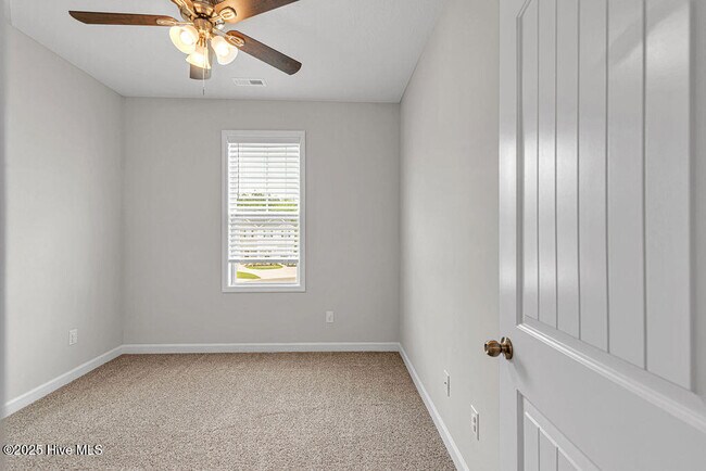 Building Photo - 305 Otis Cv Ln