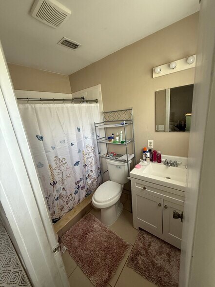 Building Photo - 5860 Mattox St