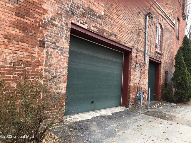 Building Photo - 189 2nd St