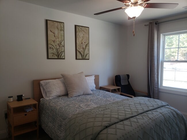 Building Photo - 500 Burgundy Dr