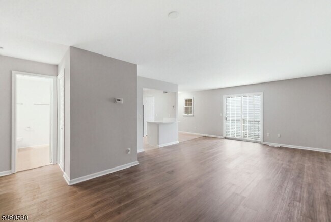 Building Photo - 125 Smithfield Ct