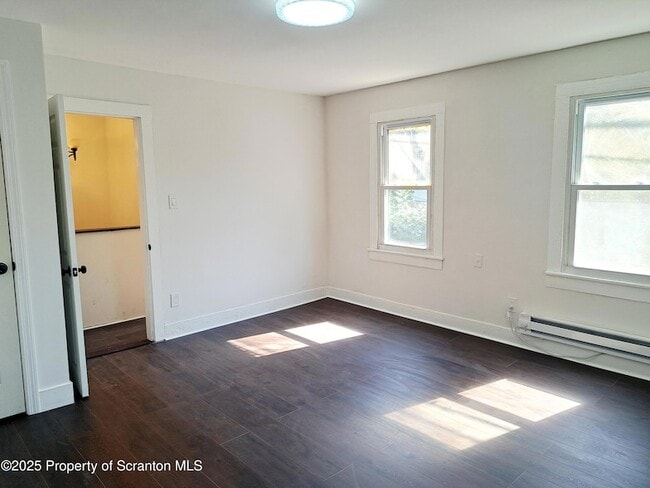 Building Photo - 625 Rosen Ct