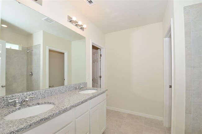 Building Photo - 1647 Aspen Ave