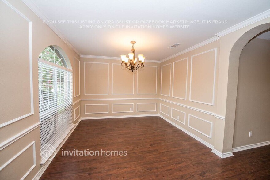 Building Photo - 1621 Churchill Ln