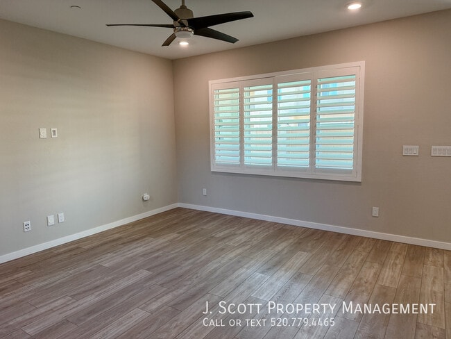 Building Photo - 4604 S Park Grove St