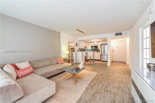 Building Photo - 345 Ocean Dr