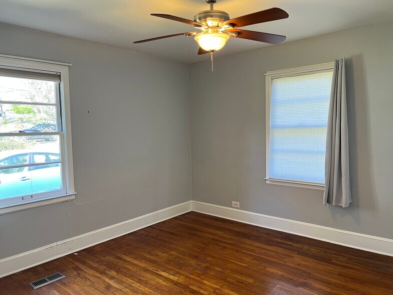 Building Photo - 905 Demerius St