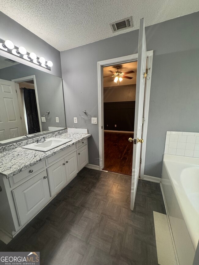 Building Photo - 1579 Madison Ct