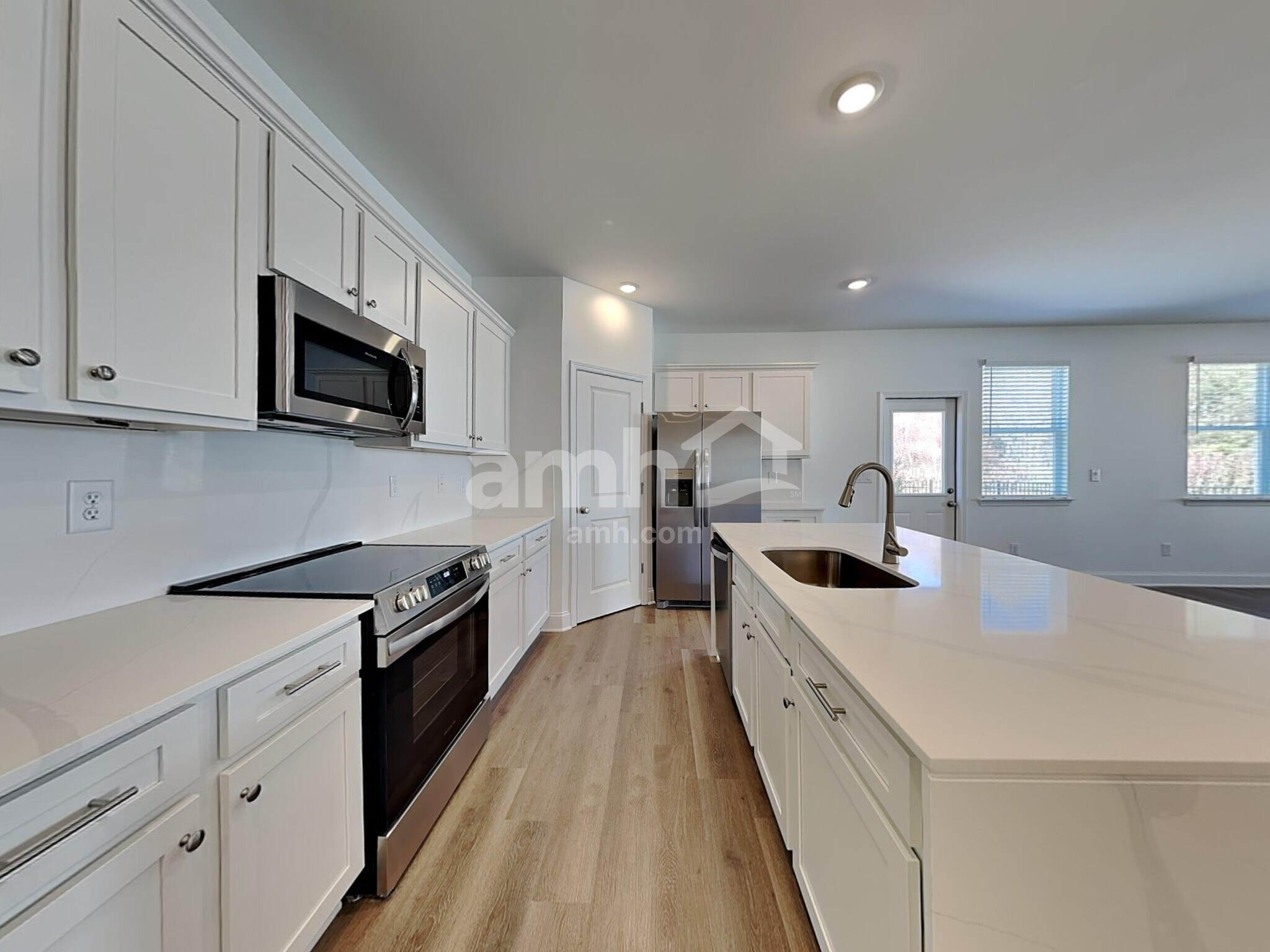 Building Photo - 510 Pointe Dr