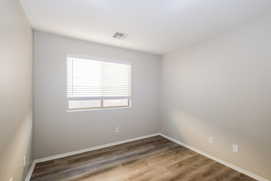 Building Photo - 9518 W Williams St