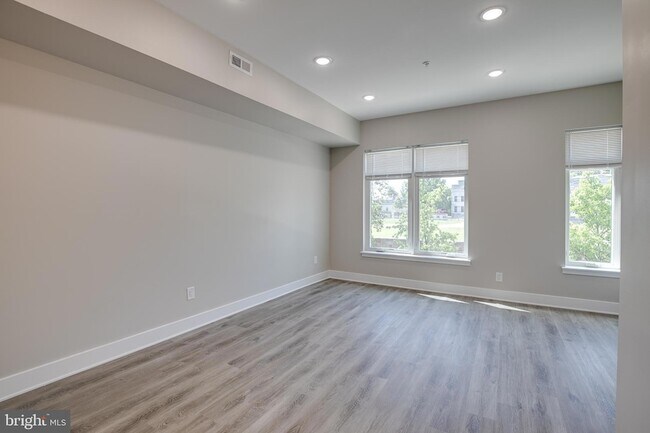 Building Photo - 2019 N College Ave