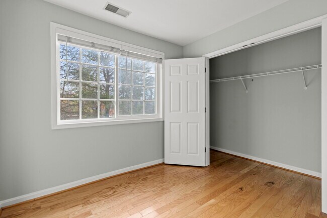 Building Photo - 1473 N Van Dorn St