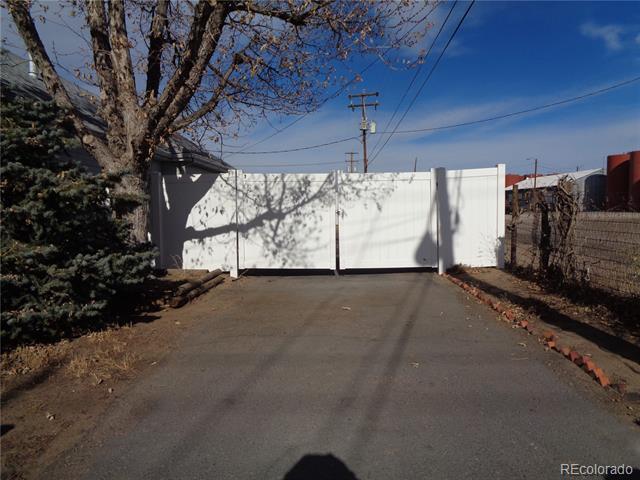 Building Photo - 725 9th St