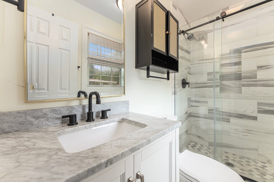 Master bathroom - 1816 Gippy Ln