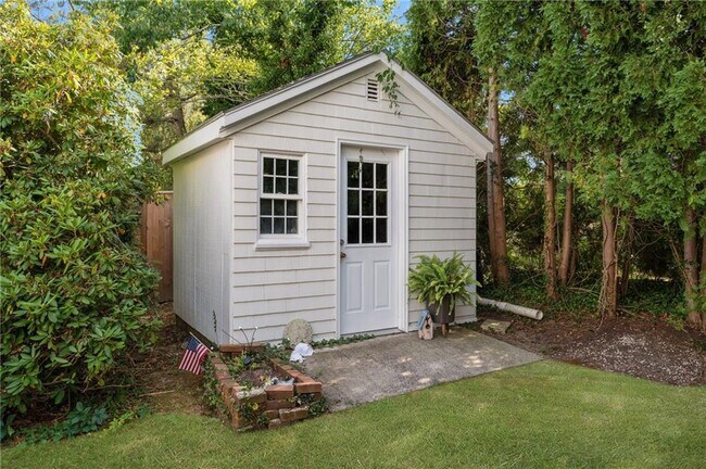 Building Photo - 73 Merton Rd