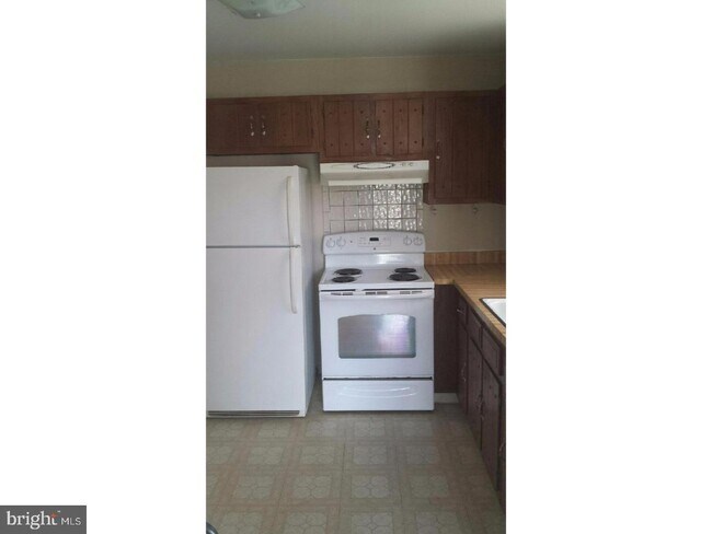 Building Photo - 35 Florence Tollgate