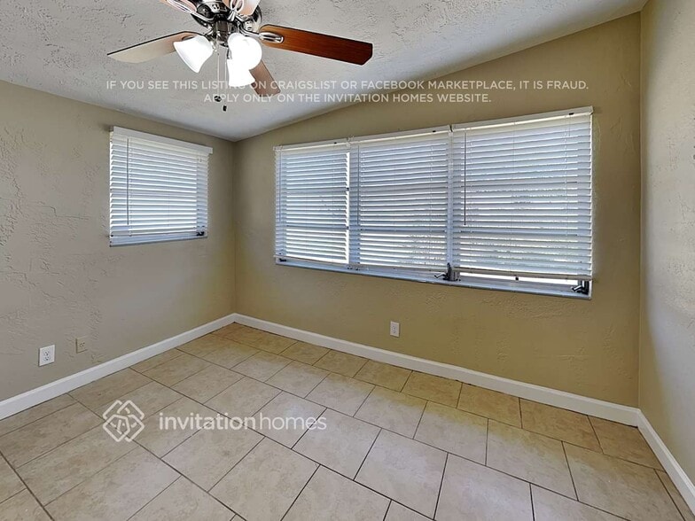 Building Photo - 3652 Prado Dr