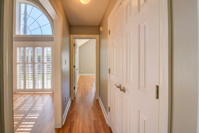 Building Photo - 219 Brandywine Pl Dr