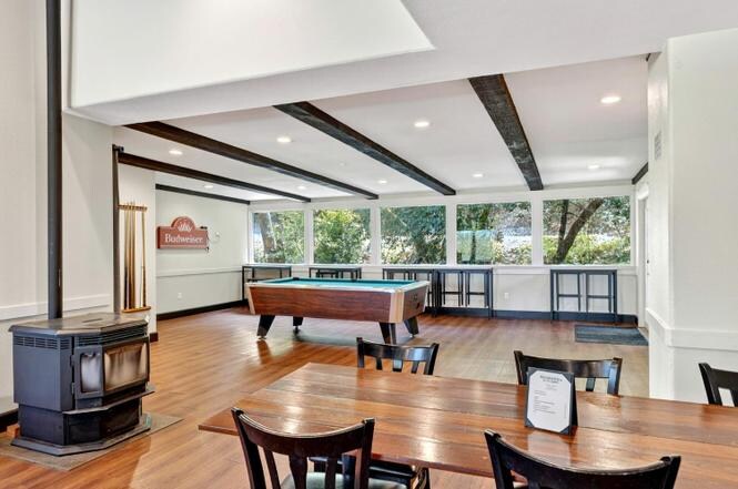 Building Photo - 16451 Golf Rd