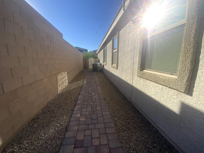 Building Photo - 799 Flowing Meadow Dr