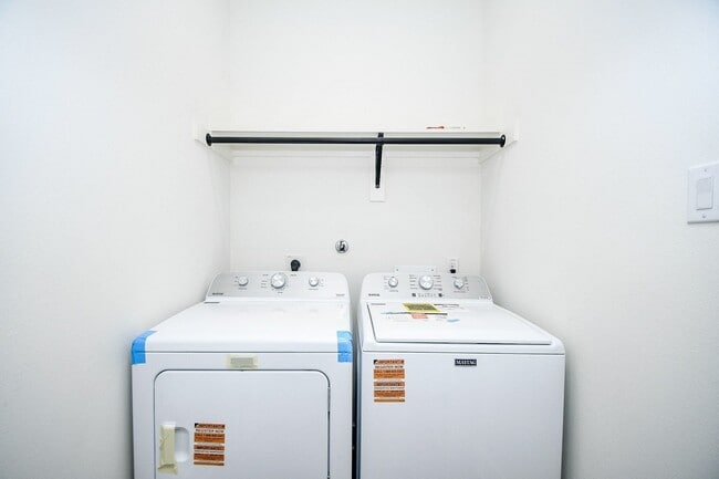 Building Photo - 4101 Victoria