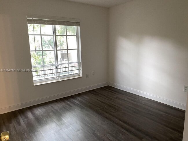 Building Photo - 5112 NW 79th Ave