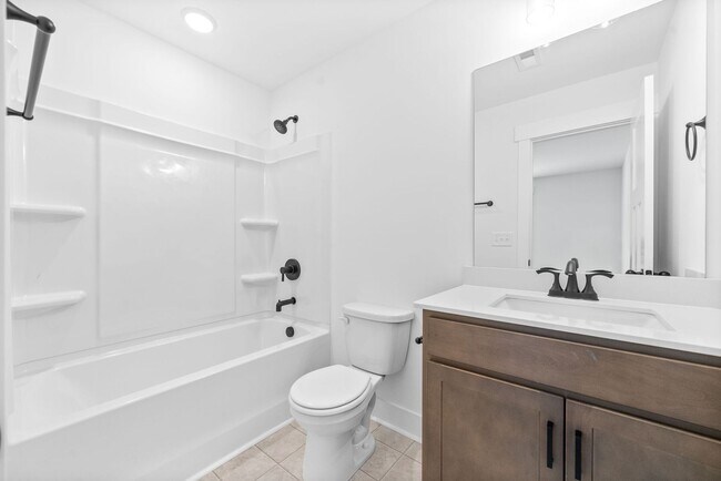 Building Photo - Large 2 Bedroom Luxury Townhome For Rent Near Billy Dunlop Park!