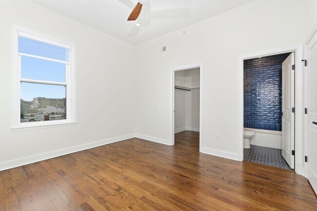 Building Photo - 2926 W Oxford St