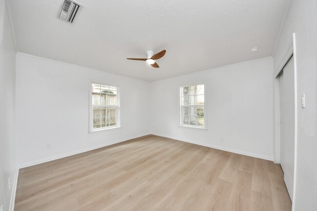 Building Photo - 3726 Las Palmas St