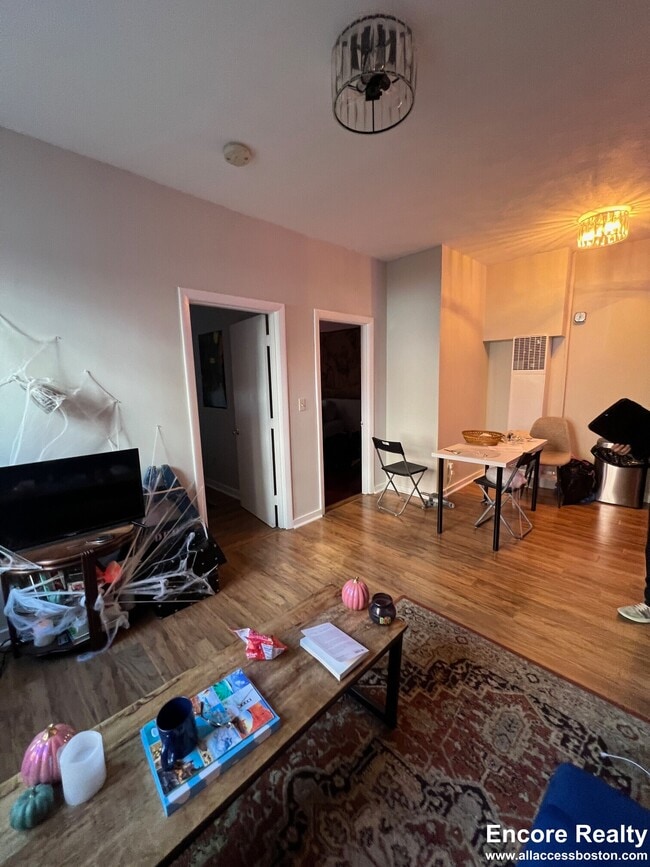 Building Photo - 145 Endicott St